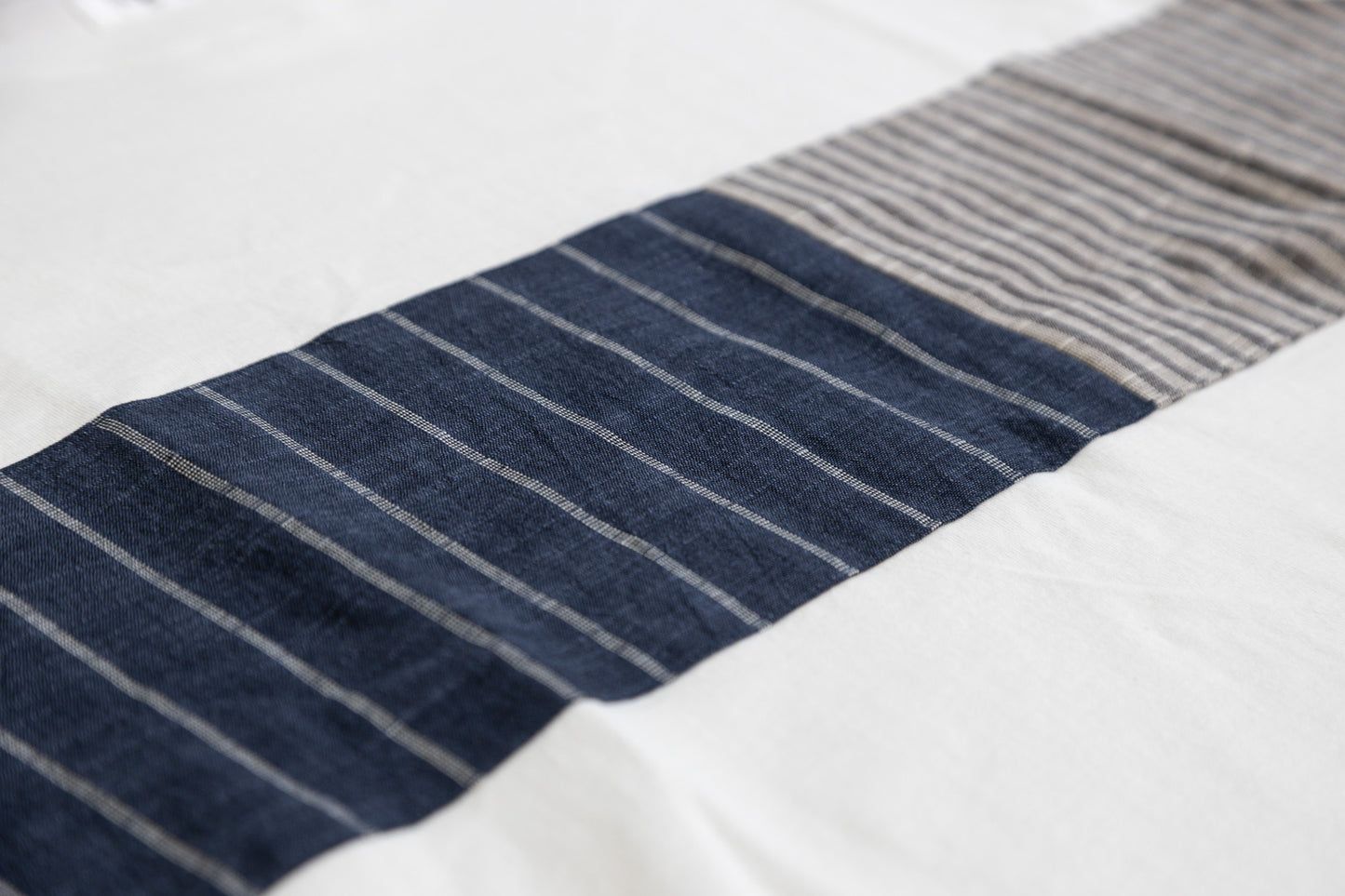 IIE Lab.×SIOME AIZUMOMEN switching TEE white / 水面縞×土香縞