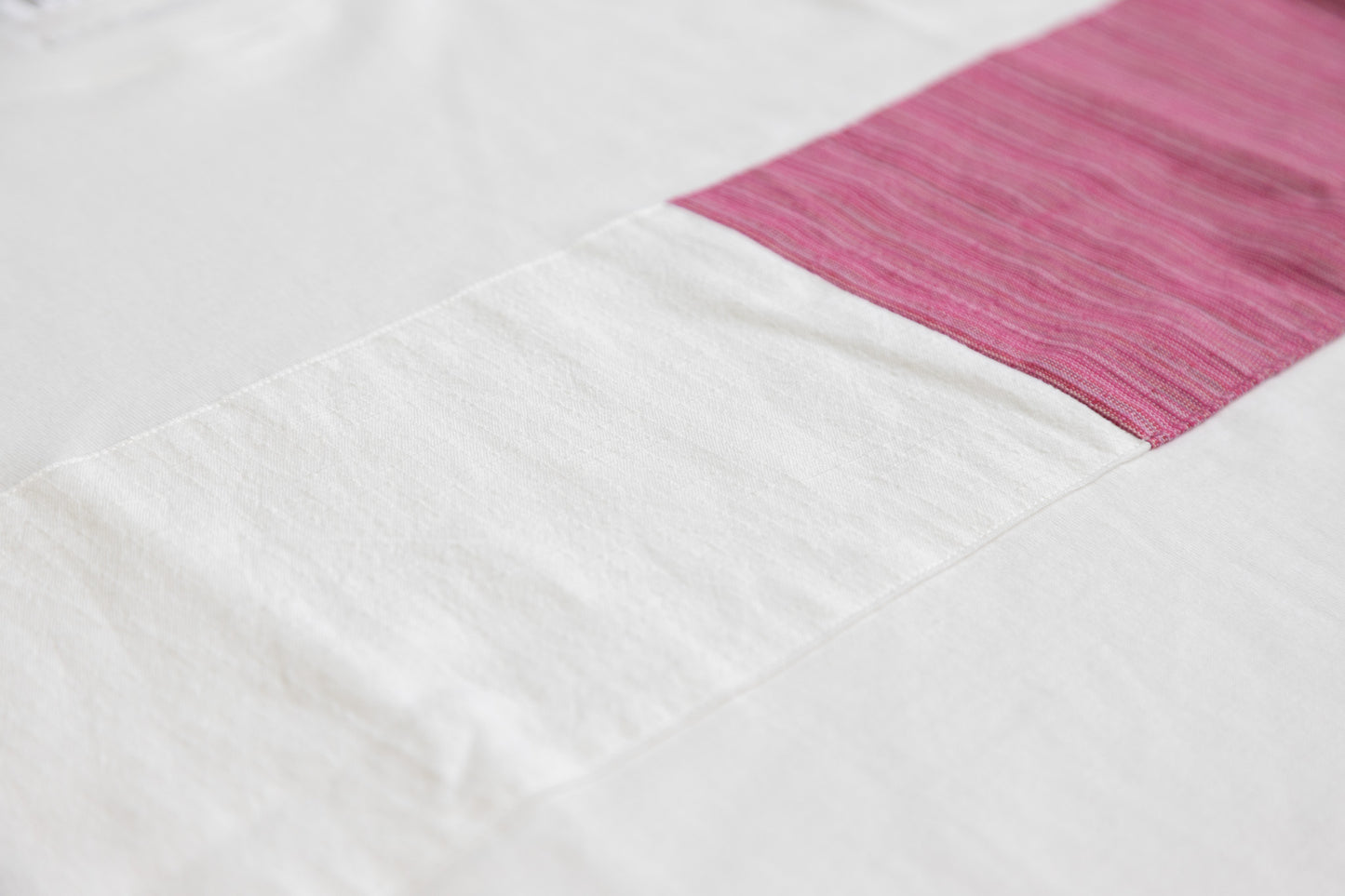 IIE Lab.×SIOME AIZUMOMEN switching TEE white / しろがすみ×みだれピンク(濃)